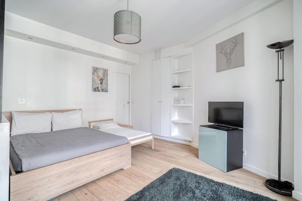 Tour Eiffel - Champs-elysees Apartamento